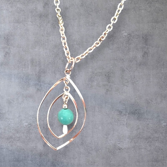 Silver plated Asymmetrical pendant & marching necklace - Picture 3 of 5